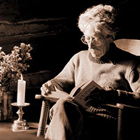 Maurice Chaillot dans sa maison pièce sur piece a Low Québec